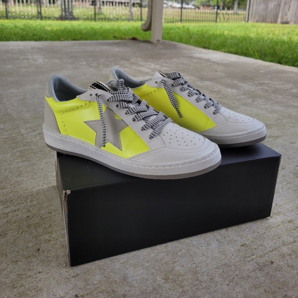 Shushop sneakers